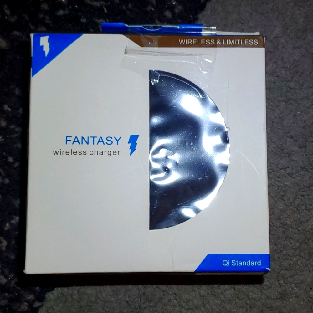 Fantasy Wireless Charger (Fast Charging)